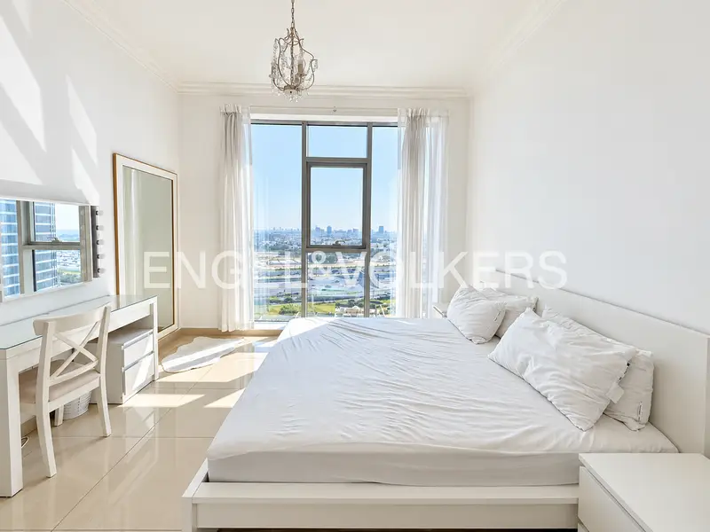 Vacant | Mid Floor | Furnished