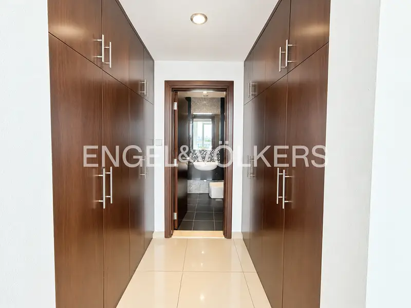 Vacant | Mid Floor | Furnished