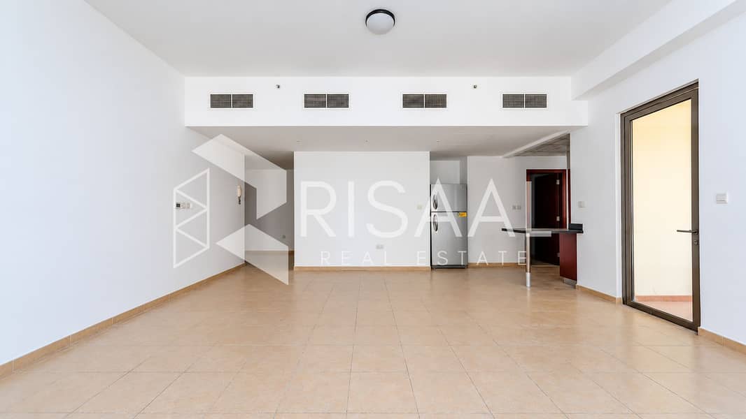 3 03-living-room-reverse. jpg