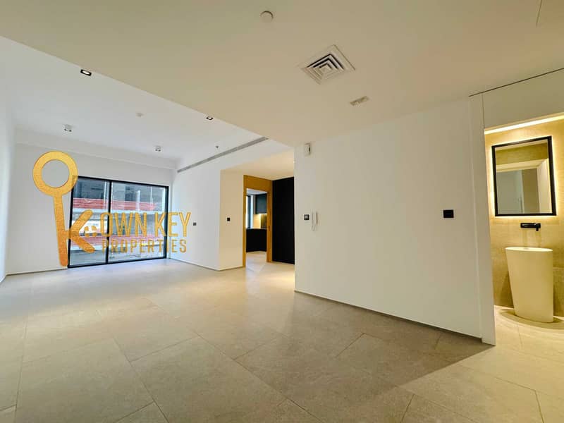 Beautiful 2BHK | Close Kitchen | Like Brand New