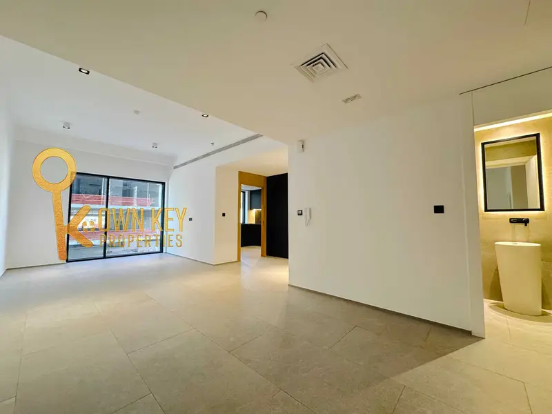 Beautiful 2BHK | Close Kitchen | Like Brand New