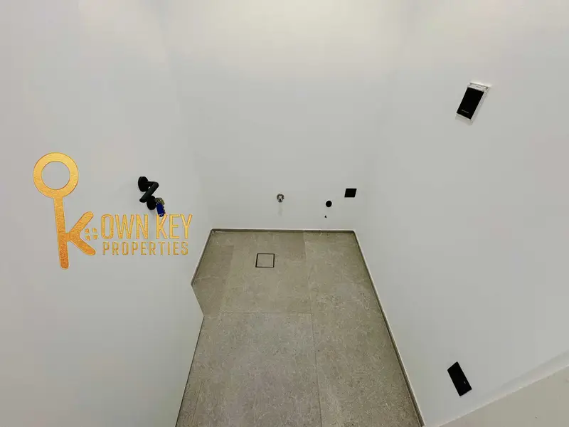Beautiful 2BHK | Close Kitchen | Like Brand New