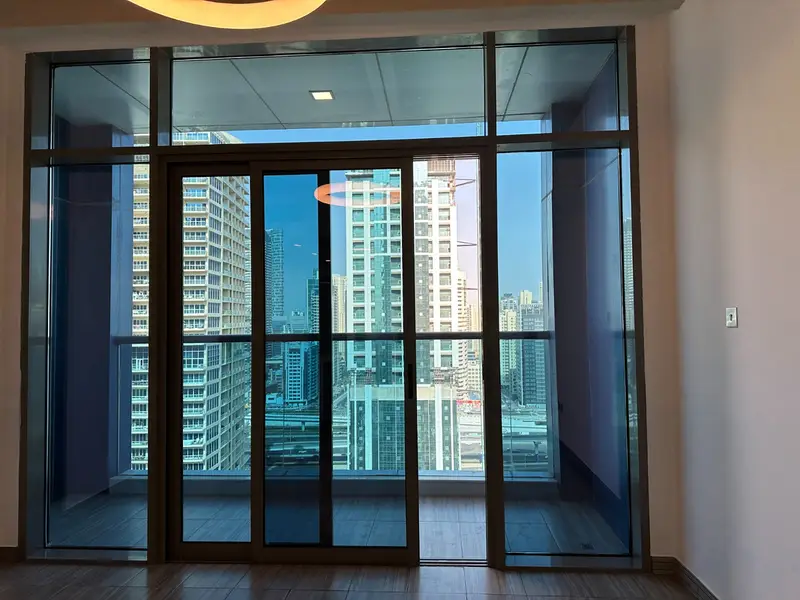 Available I Lake View I Unfurnished