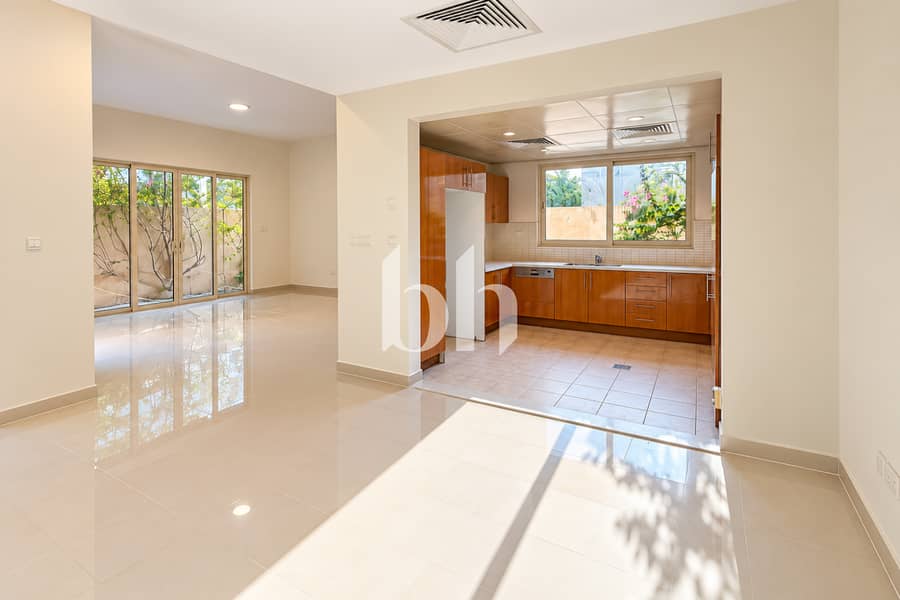 5 Brightcleanpropertywithpatioandgreenery 4