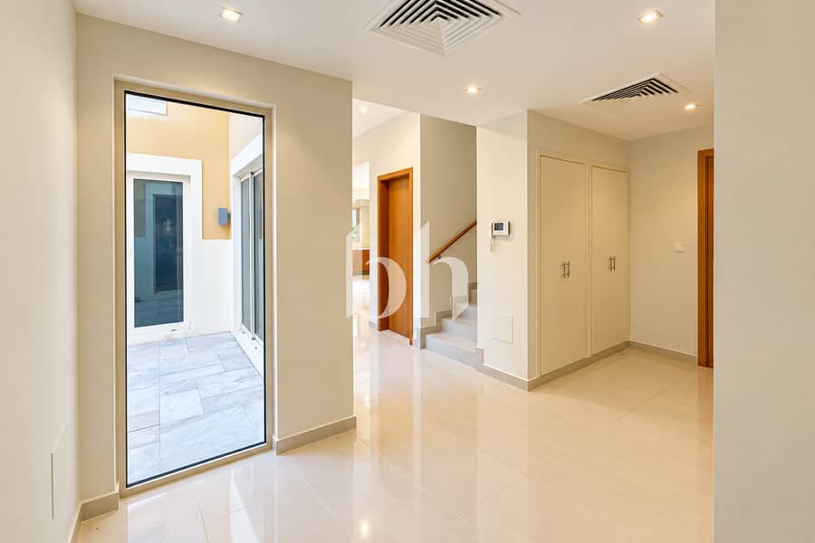 7 Brightcleanpropertywithpatioandgreenery 4