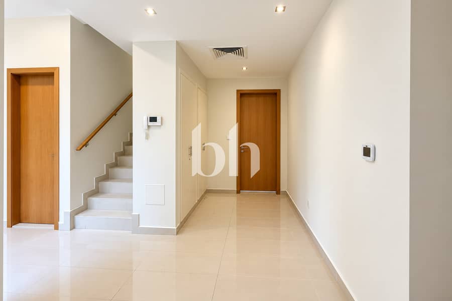 8 Brightcleanpropertywithpatioandgreenery 4