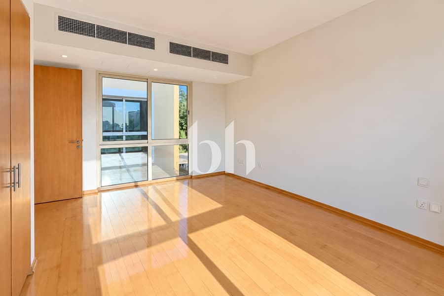 22 Brightcleanpropertywithpatioandgreenery 4