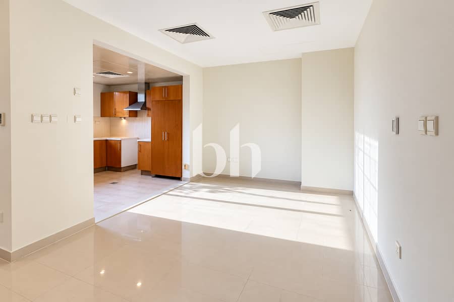 26 Brightcleanpropertywithpatioandgreenery 4