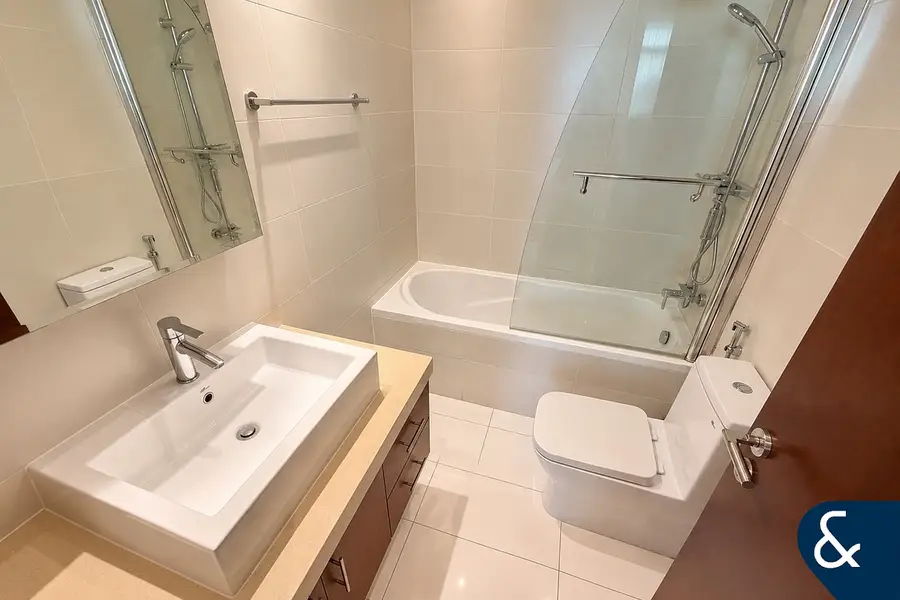 908 Sqft | High Floor | Vacant on Transfer