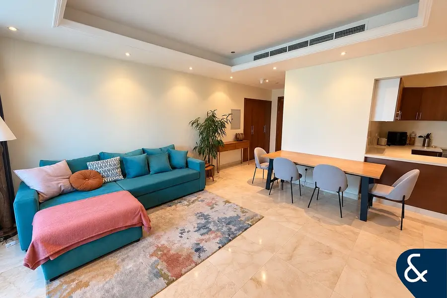 908 Sqft | High Floor | Vacant on Transfer