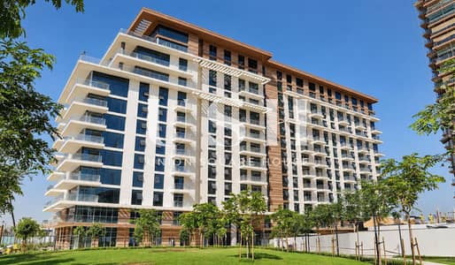 فلیٹ 4 غرف نوم للبيع في سيتي ووك، دبي - Modern High-Rise with Balconies and Gardens. png