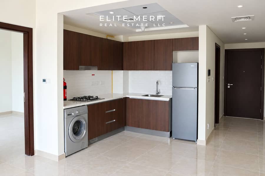 3 Modern Minimalist Kitchen and Entryway. png
