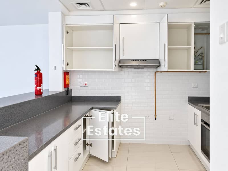 10 Bright Minimalist Kitchen Interior. png