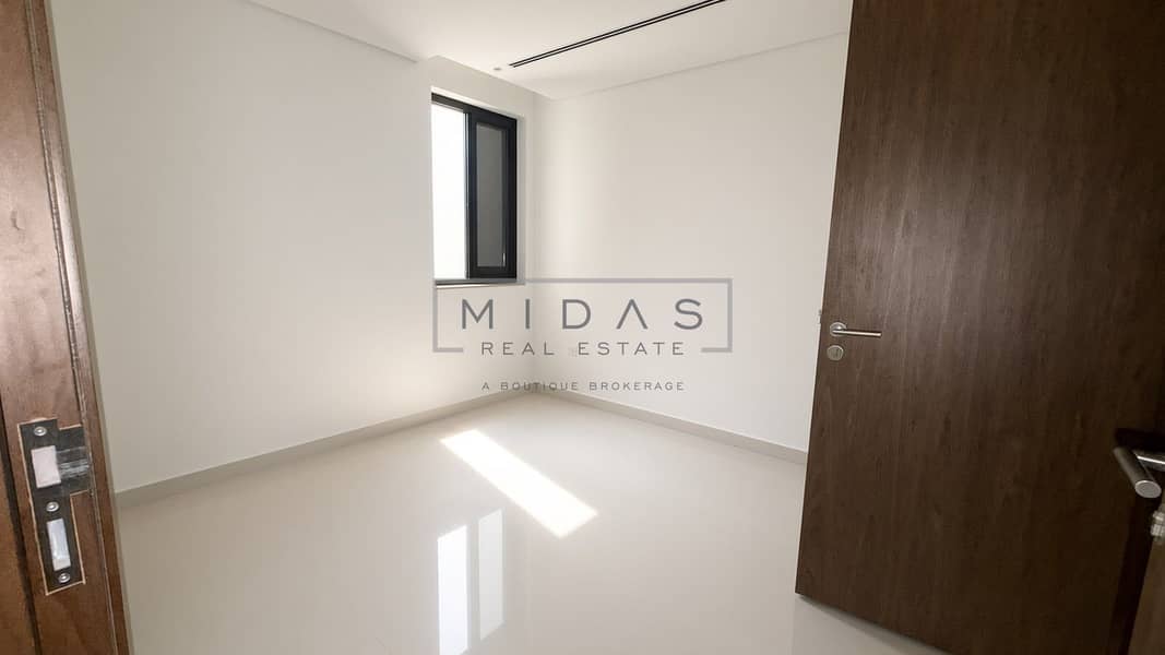 8 c7ba6c1f-eca4-444f-add2-ba696abb9cb7. jpg