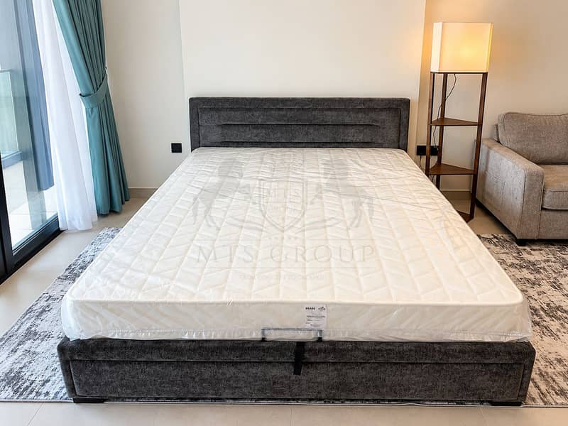 8 Modern Bedroom with Wrapped Mattress. png