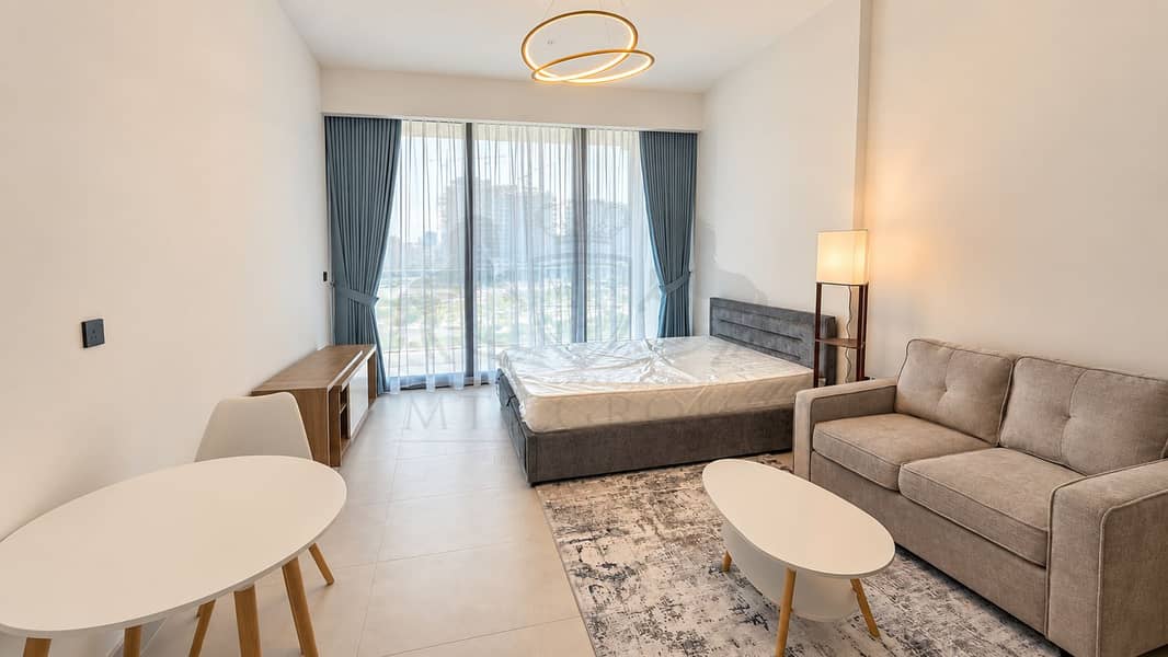 12 Modern Minimalist Studio with City Views. png