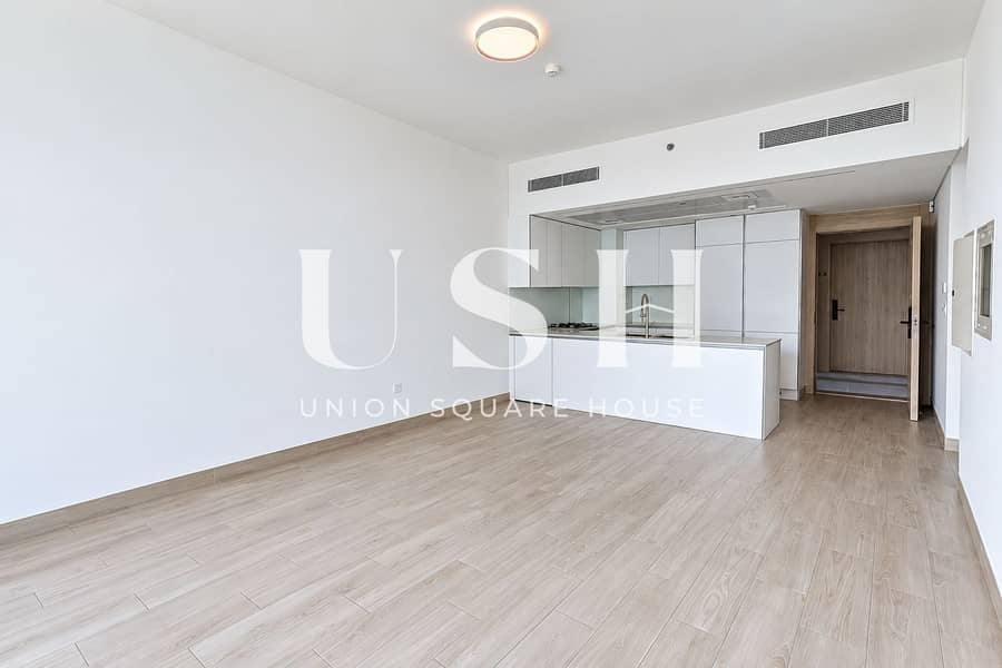 10 Property_Photo_01_Landscape. png