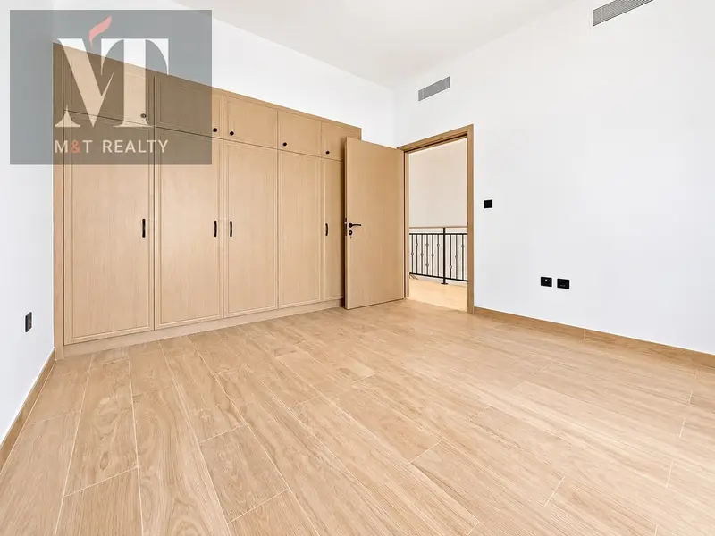 SINGLE ROW | SPACIOUS 3BR | PRIME LOCATION