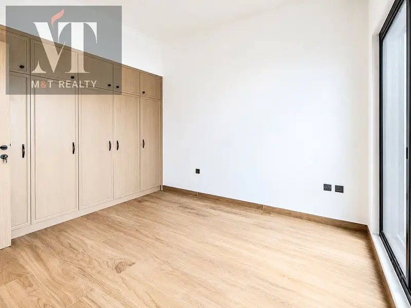 SINGLE ROW | SPACIOUS 3BR | PRIME LOCATION
