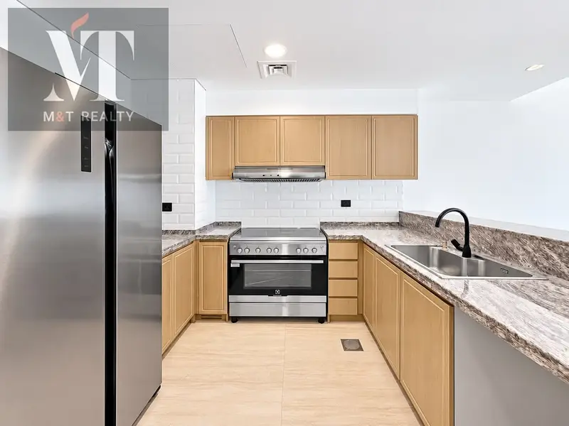 SINGLE ROW | SPACIOUS 3BR | PRIME LOCATION