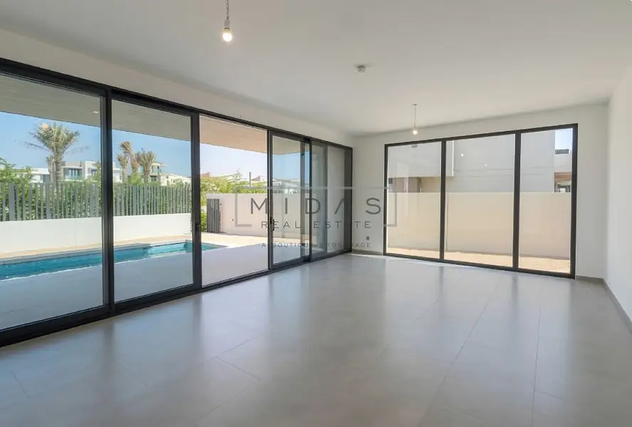 Massive Plot | Type C1 | With Pool