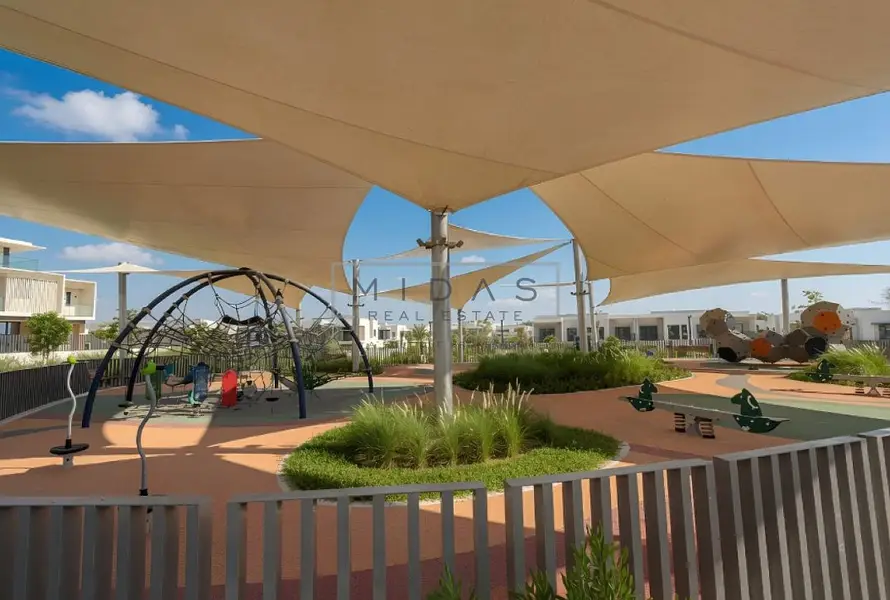 Massive Plot | Type C1 | With Pool