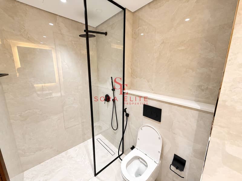 5 Luxury Beige Marble Bathroom (1). png