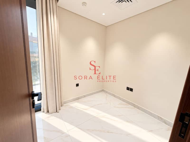 10 Sunlit Minimalist Cream Room. png