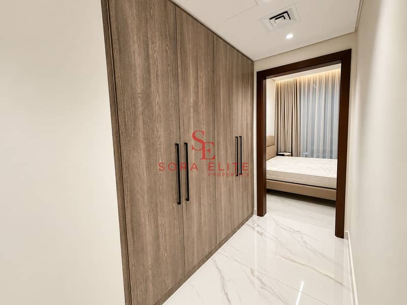 5 Elegant Modern Hallway to Bedroom. png