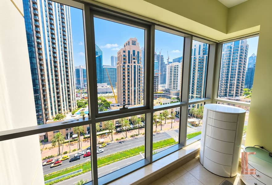 4 Vibrant Cityscape Through Corner Windows. png