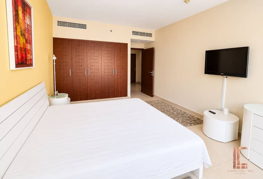 6 Bright Modern Bedroom Interior. png