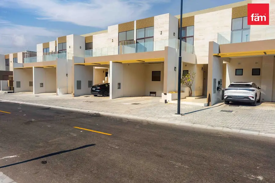 Single Row | Corner&End Unit | Facing Park