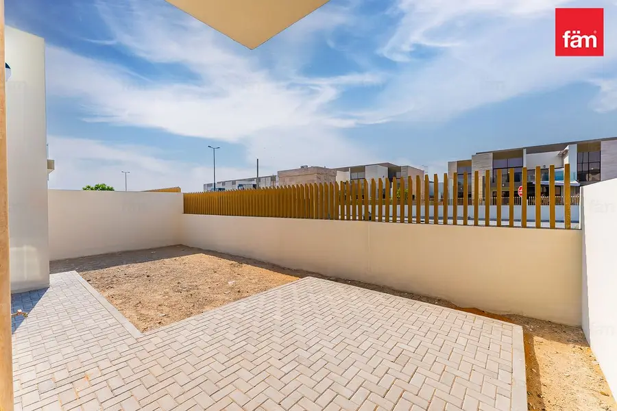Single Row | Corner&End Unit | Facing Park