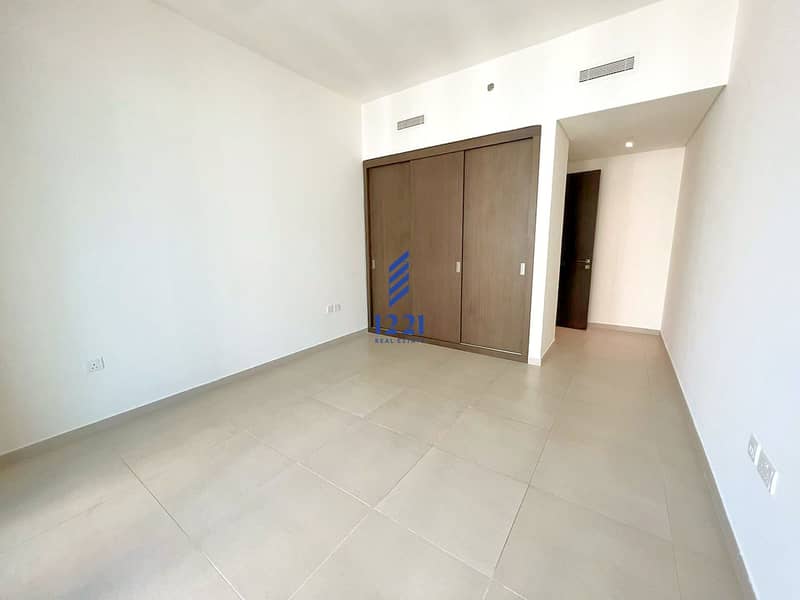 8 4306 BLVD T2 bedroom2_wardrobe_light_warm_1920x1440. jpg