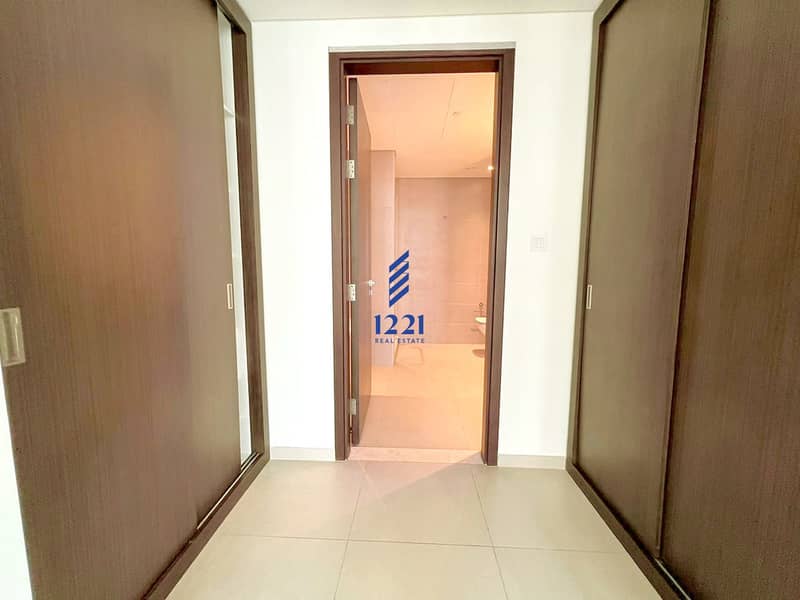 15 4306 BLVD T2 walkin_wardrobe_bathroom_warm_1920x1440. jpg