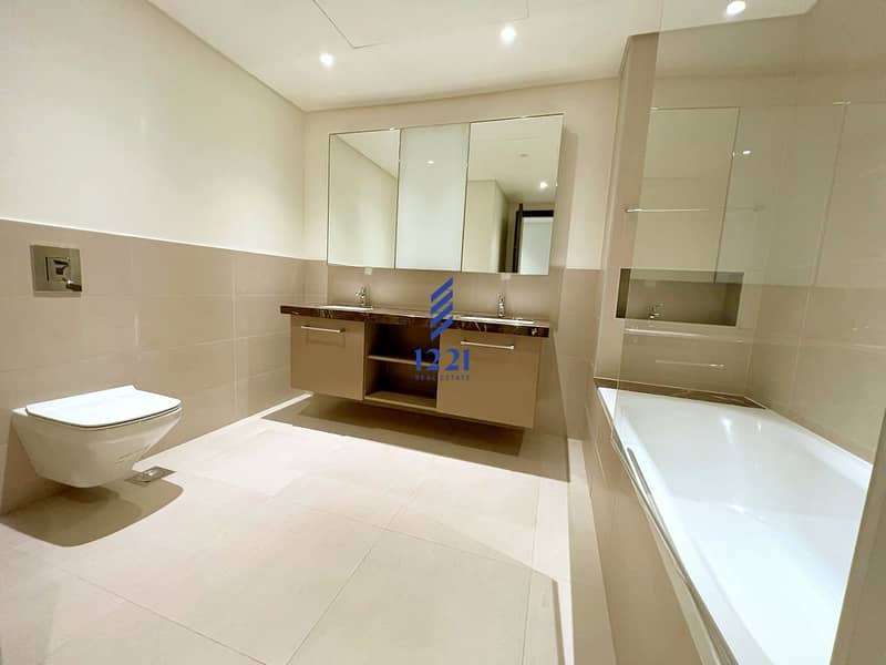 16 4306 BLVD T2 bathroom_warm_1920x1440. jpg