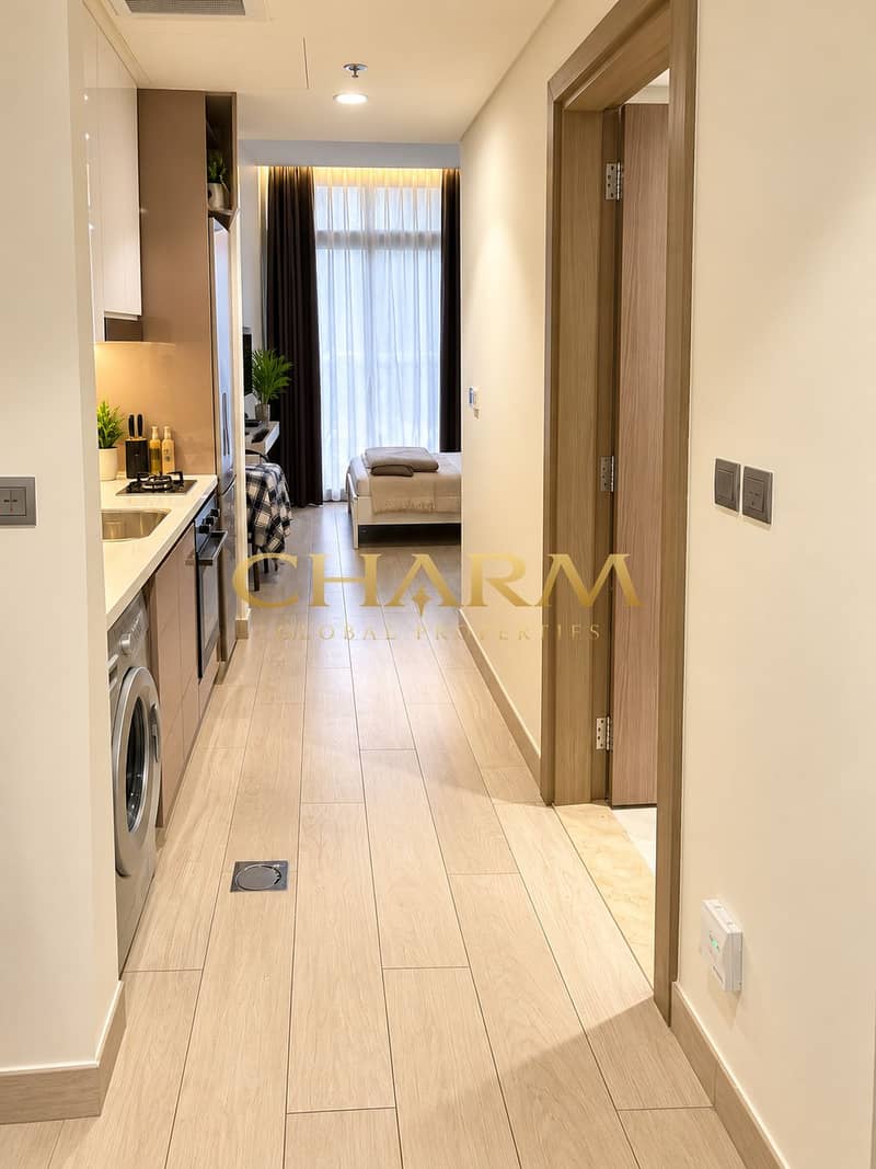 3 Warm Modern Apartment Corridor. png