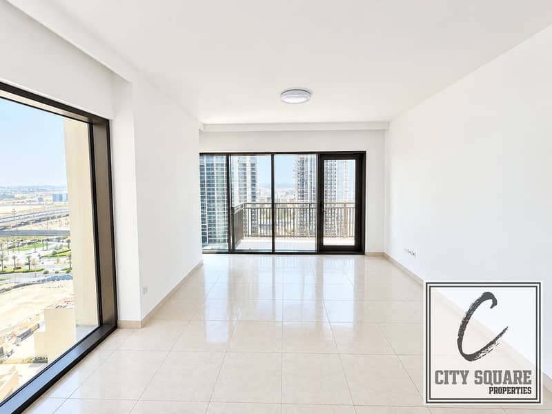 2 resize_Bright Empty Apartment With City Balcony View. jpg