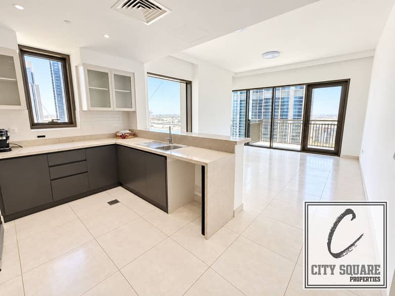 5 resize_Bright Modern Kitchen with City Views. png