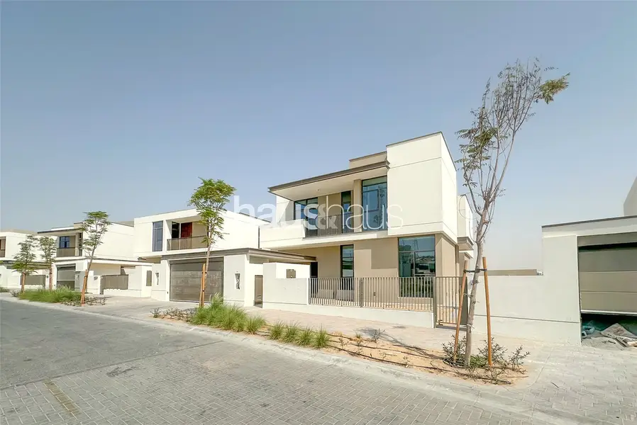Extra large plot | Elevated position | Pool
