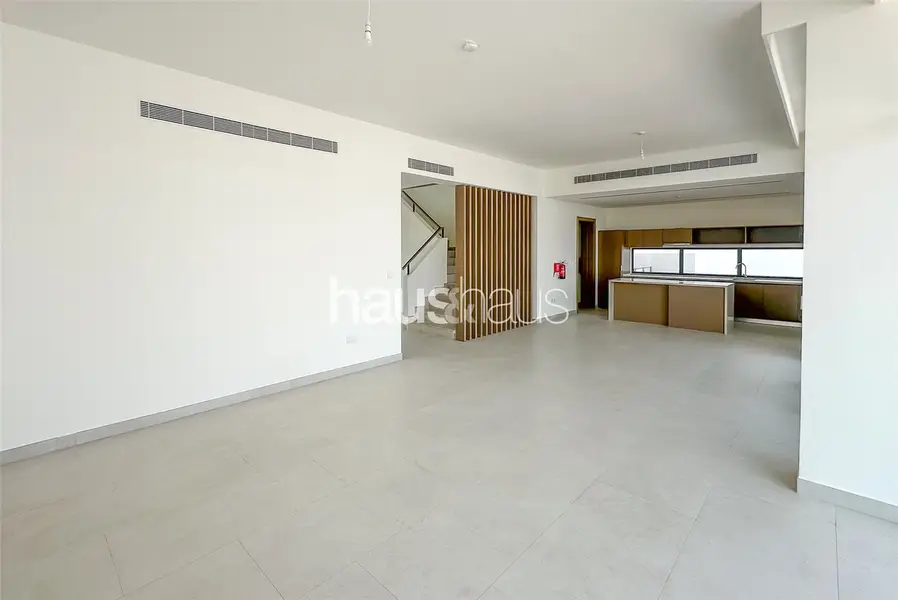Extra large plot | Elevated position | Pool