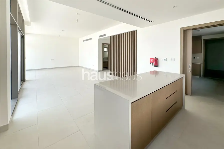 Extra large plot | Elevated position | Pool
