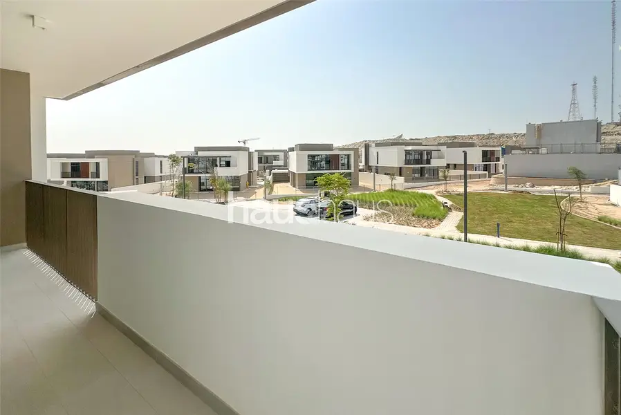 Extra large plot | Elevated position | Pool