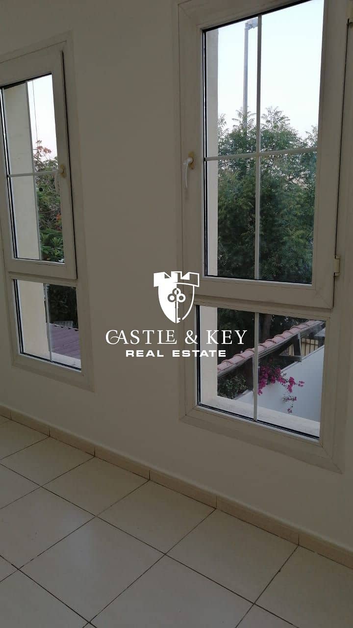 7 window. jpeg