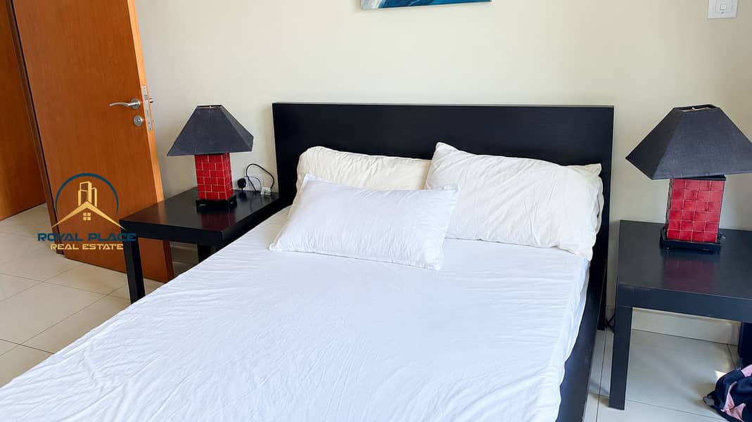 5 Bright Modern Bedroom with Red Mosaic Lamps. png