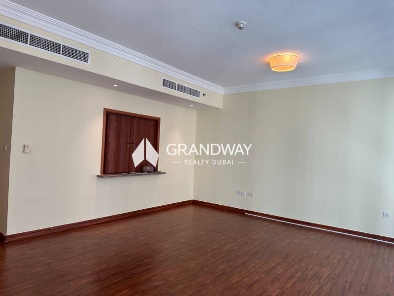 2 Bright 2BR | Great Amenities | Contemporary Living — photo 2