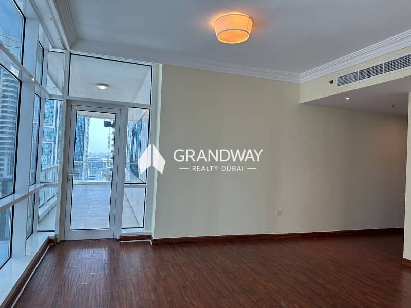 3 Bright 2BR | Great Amenities | Contemporary Living — photo 3