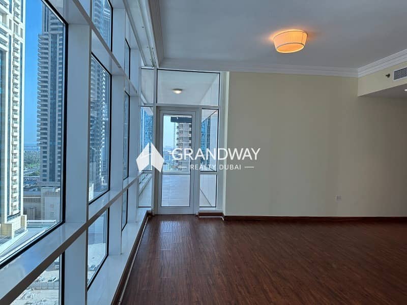21 Bright 2BR | Great Amenities | Contemporary Living — photo 21