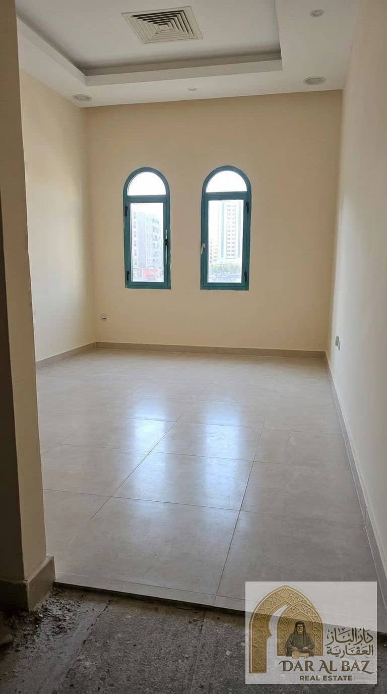 12 WhatsApp_Image_2026-10-21_at_6.12. 17_20261021184851. jpg
