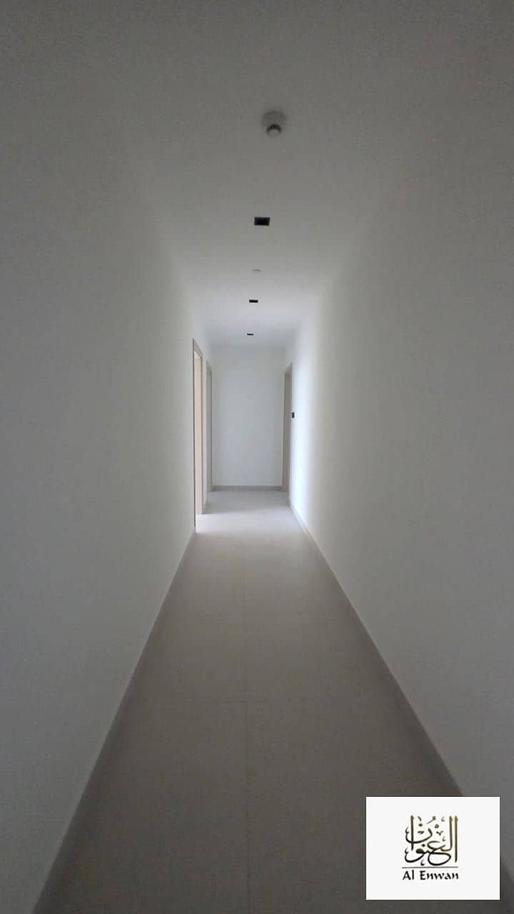 10 48335. jpg